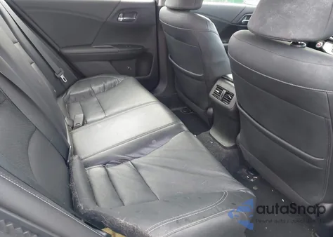 2015 Honda Accord Hybrid Touring z USA, uszkodzony, nr VIN 1HGCR6F72FA000399